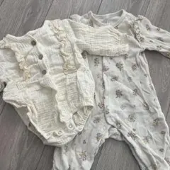 アイボリー フリルロンパースと花柄ロンパースセット