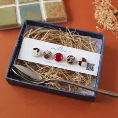 チョコレート詰め合わせ＊チョコ　タイルピアス　小さい イヤリング　プレゼント