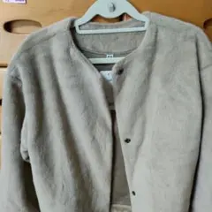 UNIQLO ベージュ ノーカラージャケット