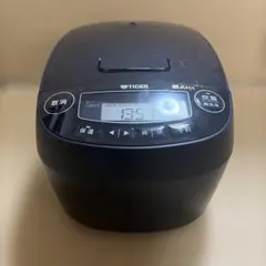 Item thumbnail for item c3fb90c2-604b-4dfc-8bd6-8dfb28ec6859