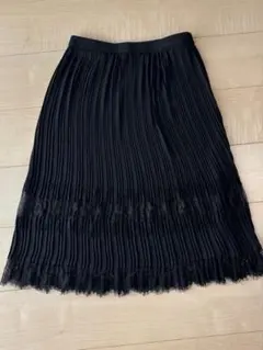 ZARA 黒いレースプリーツスカート
