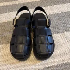 ZARA ブラック 黒　グルカサンダル 38のサムネイル