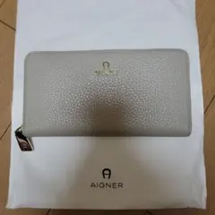 AIGNER 長財布のサムネイル