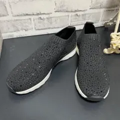 新品未使用　ZARAビジュー付きブラックスリッポンスニーカー