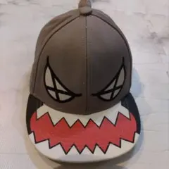 オシャレ　林八百吉のグレーキャップ　シャーク？