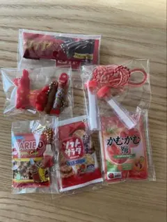 ガチャ　まとめ売り　赤　駄菓子