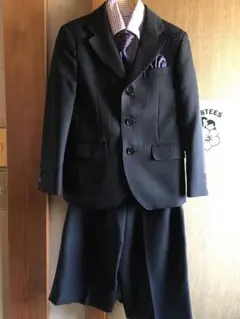 黒のストライプ柄フォーマルスーツ 120