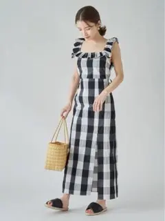 黒と白のチェック柄キャミワンピース