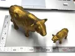 真鍮 牛の置物 2体セット - メルカリ