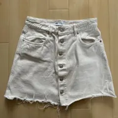 ZARA ホワイト ボタン付きミニスカート