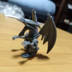遊戯王　真紅眼の黒竜（レッドアイズ・ブラックドラゴン）　海外製フィギュア