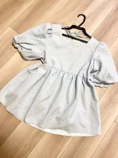 エンボス　ブラウス　水色