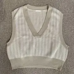 GU ベージュ Vネック ニットベスト