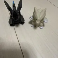 ポケモン 立体ポケモン図鑑 ゼクロム レシラム セット 立体ポケモン図鑑 レシラム&ゼクロムの通販 by レネ's shop｜ラクマ