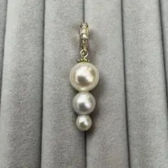 大珠あこや真珠〜ベビーパール クリッカー式3連ペンダントトップ　ホワイトゴールド