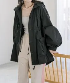 ブラック マウンテンパーカー