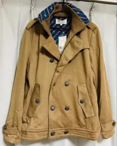 ベージュ ダブルブレスト トレンチコート