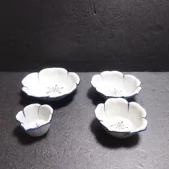 【新品未使用】花型小鉢 4客セット 染付 和食器