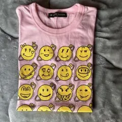 スマイリーフェイスデザイン Tシャツ ピンク