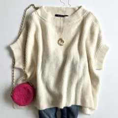 ミズイロインド　ニットベスト　アンゴラ混　アイボリー　ゆったりサイズ