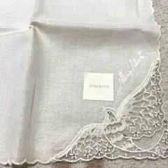 NINA RICCI ハンカチ ホワイト 刺繍 レースのサムネイル