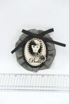ハンドメイド　一点もの　ブローチ　79