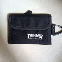 THRASHER ブラック 三つ折り財布 カラビナ付き