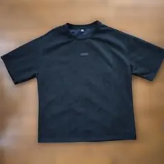 エンボスロゴ 半袖Tシャツ ブラック