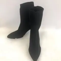 ブラックポインテッドトゥショートブーツ