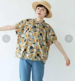 l'atelier du savonまぎれこむフルーツとおはなのプリントブラウスのサムネイル