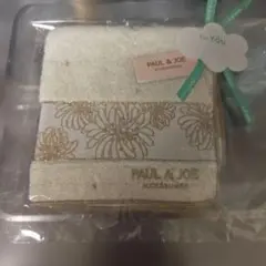 PAUL & JOE タオルハンカチ クリーム色　新品未使用