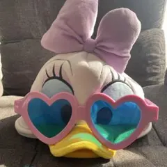 デイジーダック ぬいぐるみ帽子 ハート型サングラス付き　ファンキャップ