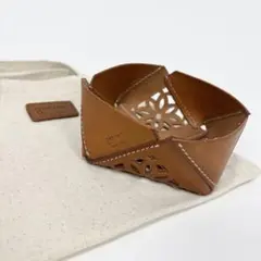 Item thumbnail for item b7b6f21a-8c6d-4e19-9c74-fdd1bdabe6dc