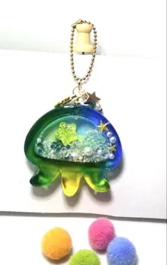 クラゲ型レジンキーホルダー・チャーム 星付き