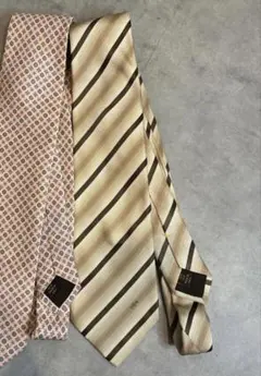 右側のみ　LOUIS VUITTON ネクタイルイヴィトンのサムネイル