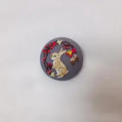 刺繍ブローチ　秋の森のうさぎ