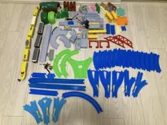 プラレール 車両セットとレール等　中古