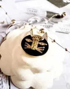 CHANEL ピンブローチ　ピンバッジ　ヴィンテージ　黒猫　ブラックキャット