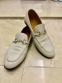 TODSトッズ アイボリーバインダーカーフドライビングスクエア