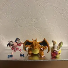 ポケモン フィギュア 3体セット リザードン バリヤード ワンパチのサムネイル