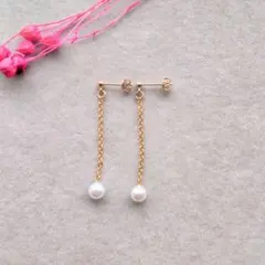 【P305】揺れる チェーン ロング ピアス ホワイト パール ハンドメイド