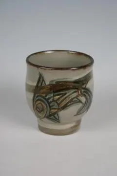 壺屋焼 金城敏幸 作 魚文湯呑（中・青） - メルカリ