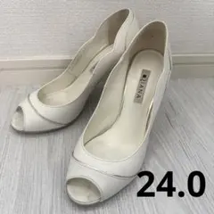 DIANA ダイアナ　オープントゥパンプス　24.0cm ホワイトのサムネイル