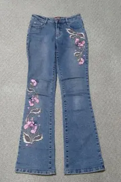 フレアデニム　花柄　刺繍入り　ビジュー　ブルー　レディース