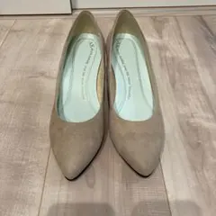 アカクラ　スエードパンプス