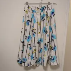 美品　tocco closet 花柄スカート