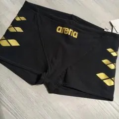 Mサイズ メンズ 競泳水着 アリーナ 競パン 黒金 ショートボックスのサムネイル