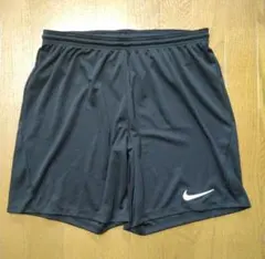 Nike dryfit ブラックショートパンツ　L　ロゴ刺繍