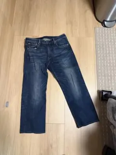 Levi's ダークブルー ストレートジーンズ