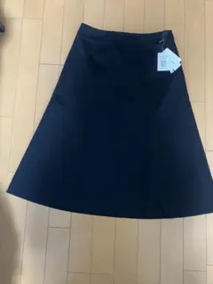UNTITLED ひざ丈スカート 黒　日本製　新品未使用